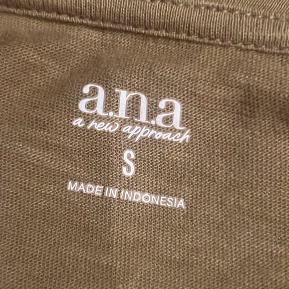 a.n.a. A New Approach olive army green women’s shirt Small top - Picture 5 of 6